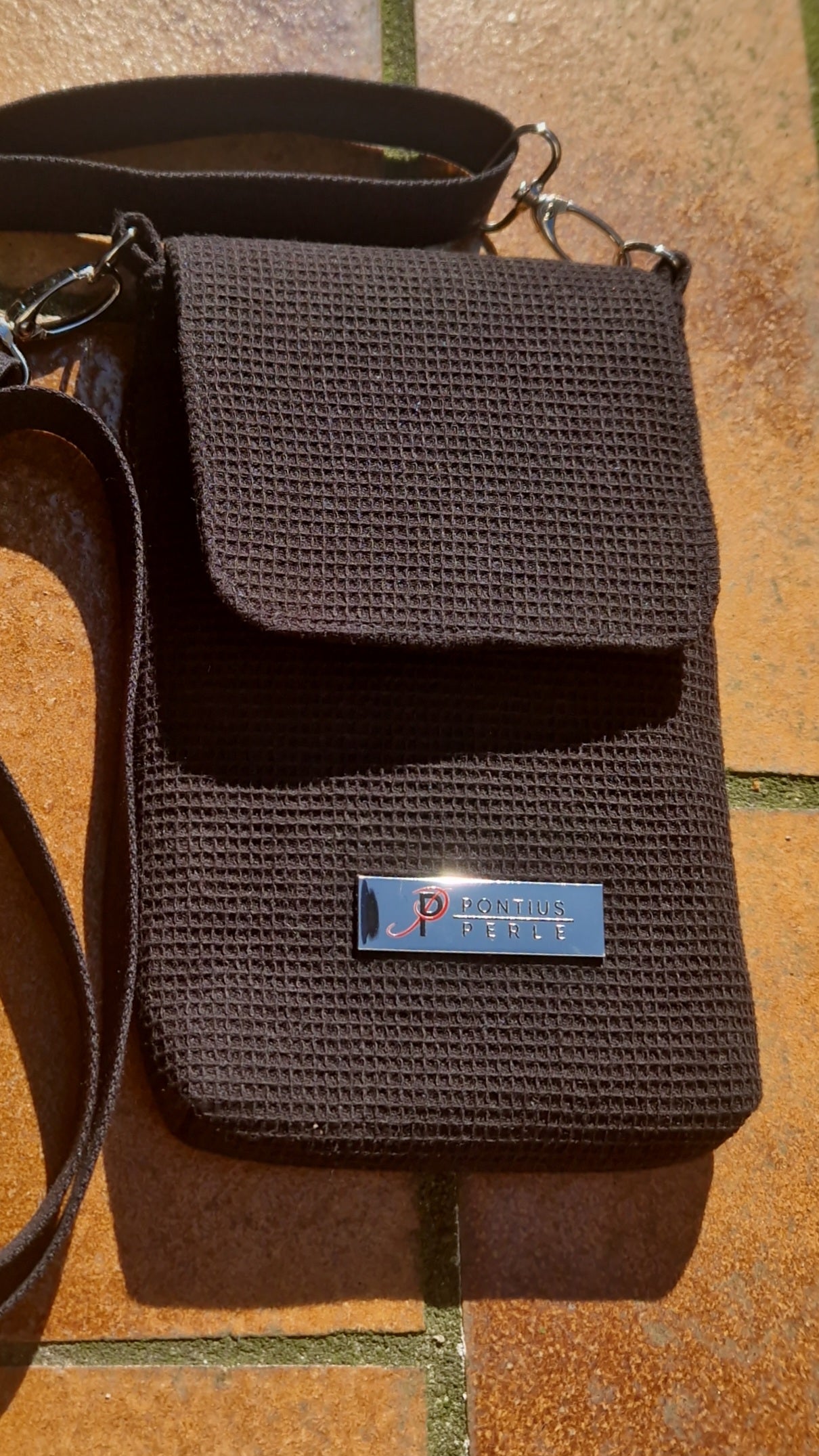 Handytasche zum Umhängen Waffelpiqué Schwarz