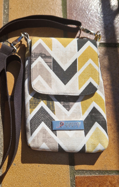 Handytasche zum Umhängen Canvas Zickzack Senf und Braun