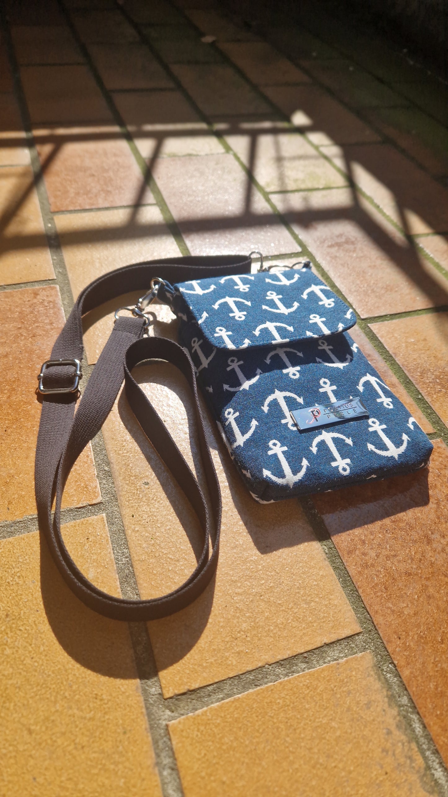 Handytasche zum Umhängen Canvas Anker Blau