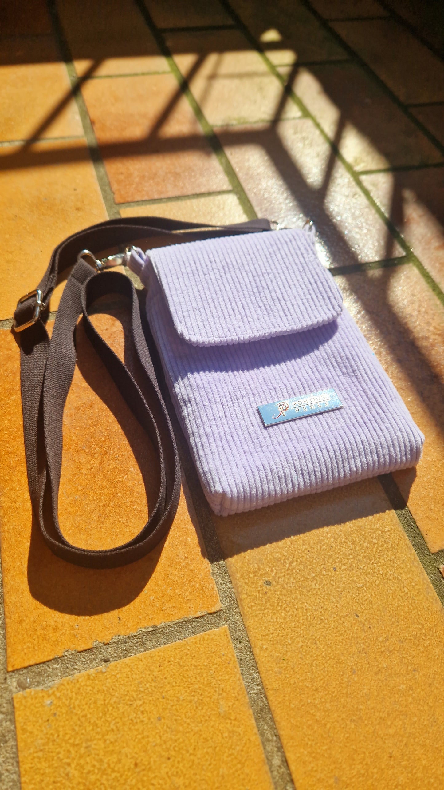 Handytasche zum Umhängen Cord Lavendel
